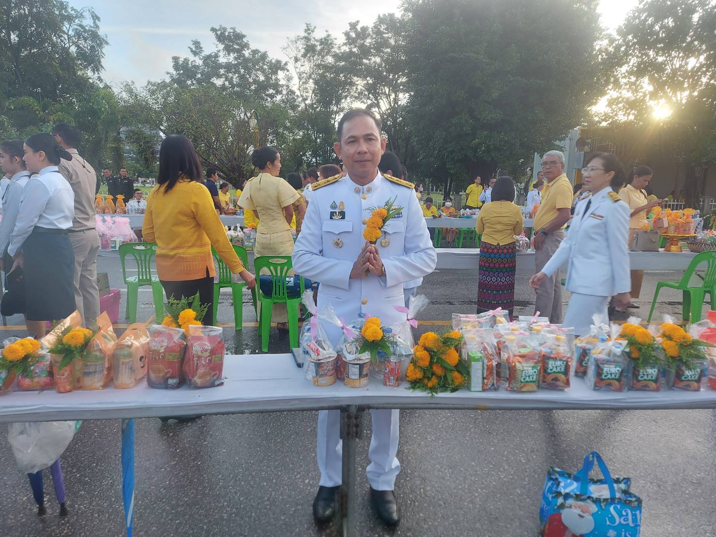 ประมงจังหวัดพัทลุง พร้อมด้วย ข้าราชการ เจ้าหน้าที่ร่วมพิธีทำบุญตักบาตร ถวายเป็นพระราชกุศล และพิธีวางพานพุ่มดอกไม้ถวายราชสักการะ  และกิจกรรมจิตอาสา เราทำความดีด้วยหัวใจ เนื่องในวันคล้าย วันพระบรมราชสมภพ พระบาทสมเด็จพระบรมชนกาธิเบศร  มหาภูมิพลอดุลเดชมหาราช บรมนาถบพิตร วันชาติและวันพ่อแห่งชาติ  5  ธันวาคม 2566..คลิก