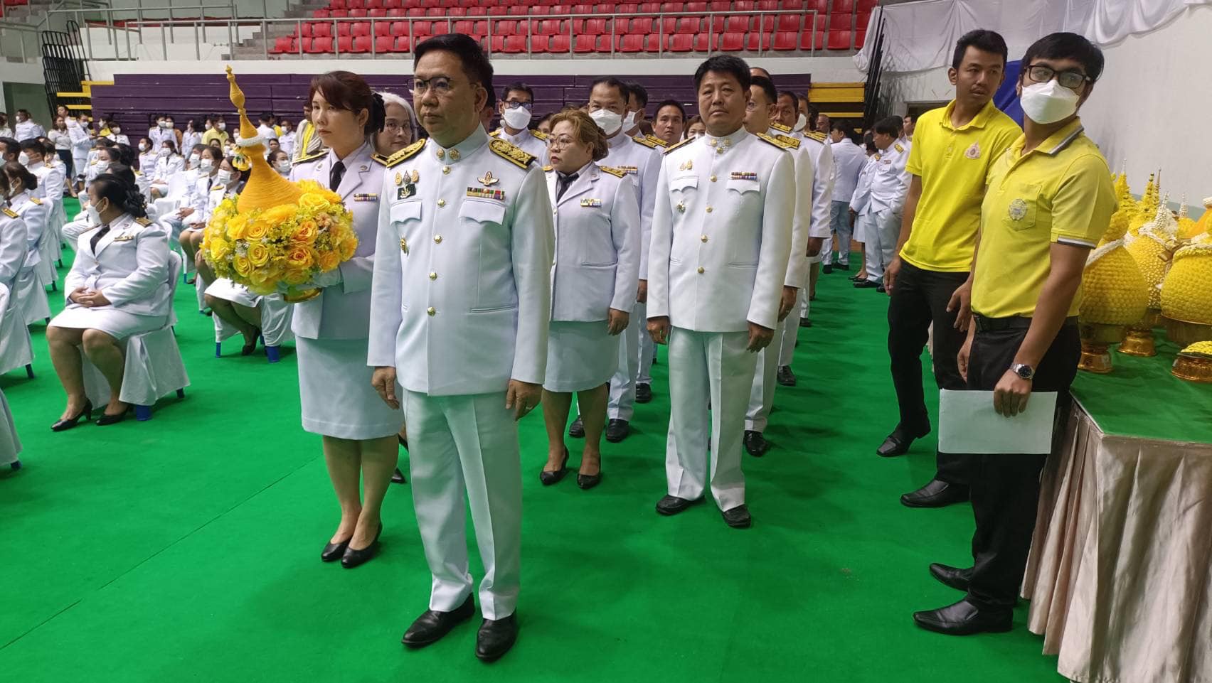 ร่วมพิธีเจริญพระพุทธมนต์และทำบุญตักบาตรถวายพระราชกุศล บริเวณด้านหน้าอาคารโรงยิมเนเซี่ยมจังหวัดราชบุรี และพิธีวางพานพุ่มดอกไม้ถวายราชสักการะ..คลิก
