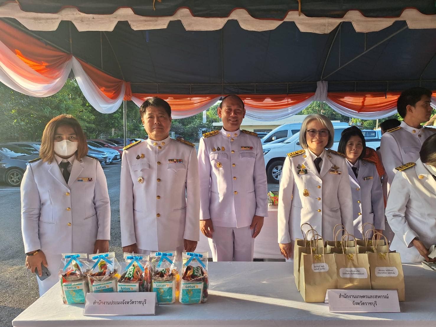 พิธีเจริญพระพุทธมนต์และทำบุญตักบาตรถวายพระกุศล เนื่องในโอกาศวันคล้ายวันประสูติ สมเด็จพระเจ้าลูกเธอ เจ้าฟ้าพัชรกิติยาภา นเรนทิราเทพยวดี กรมหลวงราชสาริณีสิริพัชร มหาวัชรราชธิดา เพื่อถวายเป็นพระกุศล..คลิก