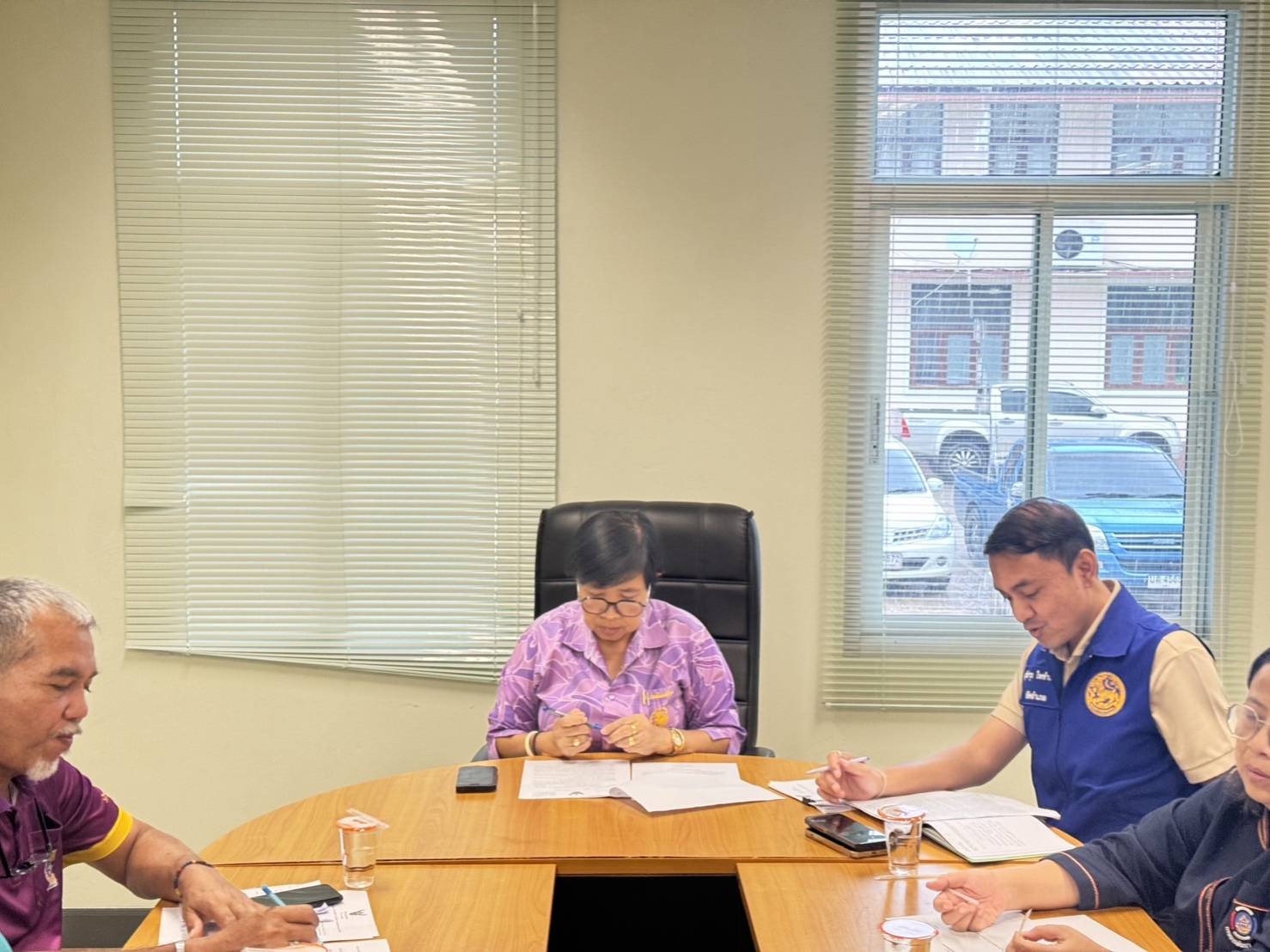 ประมงอำเภอเมืองพัทลุง ร่วมประชุมพิจารณาคัดเลือกกำนัน ผู้ใหญ่บ้าน แพทย์ฯ ผู้ช่วยฯ เพื่อส่งเข้าประกวดเข้ารับรางวัลกำนัน ผู้ใหญ่บ้านฯลฯ ยอดเยี่ยมของจังหวัดพัทลุง ประจำปี พ.ศ.2567..คลิก