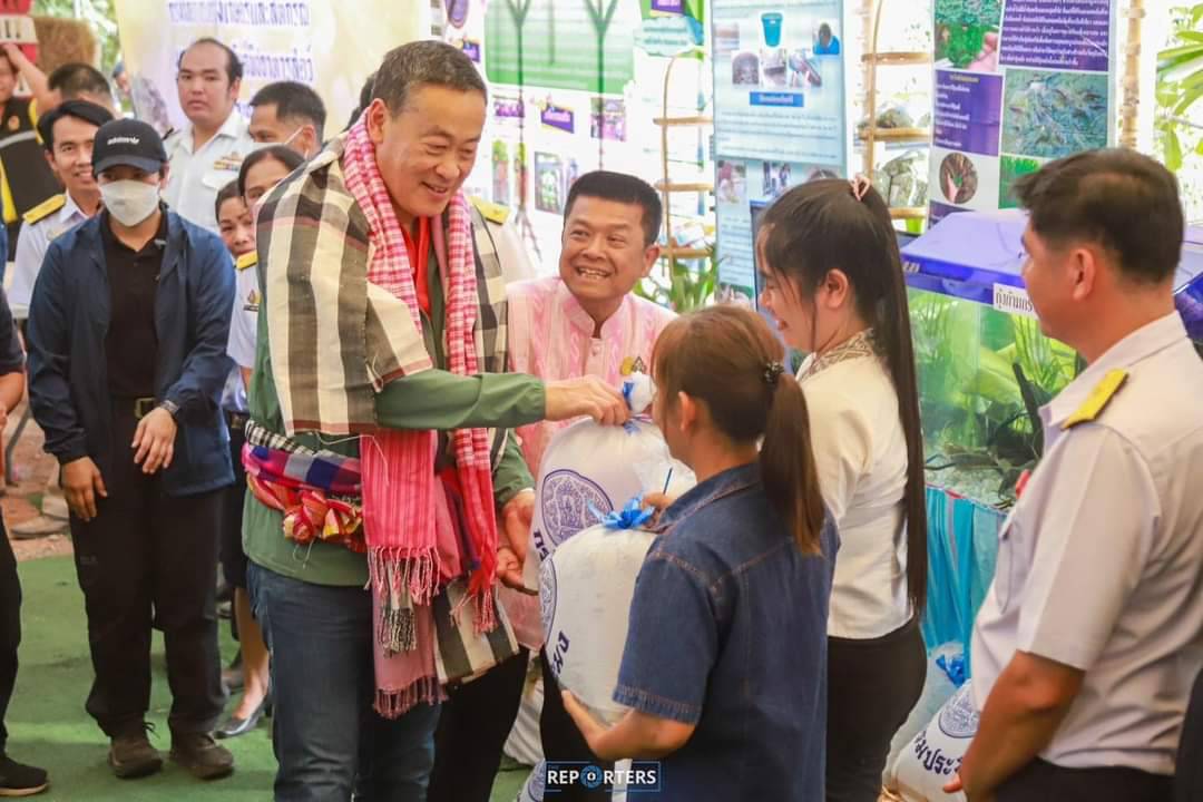 นายกรัฐมนตรีและคณะรัฐมนตรีลงพื้นที่เพื่อแก้ไขปัญหาความยากจน ยกระดับและพัฒนาภาคการเกษตร จังหวัดหนองบัวลำภู..คลิก