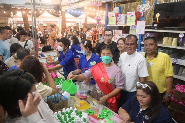 กรมประมงร่วมออกร้านกาชาดกระทรวงเกษตรและสหกรณ์  ประจำปี 2566 วันสุดท้าย..คลิก