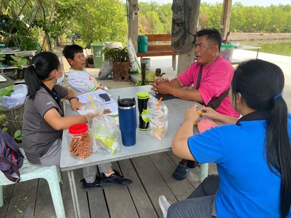 สำนักงานประมงพื้นที่กรุงเทพมหานคร ลงพื้นที่รับแบบยื่นความจำนงขอรับการช่วยเหลือของเกษตรกรที่ประสบภัยพิบัติ ด้านประมง (กษ.01) กรณีเกิดวาตภัย