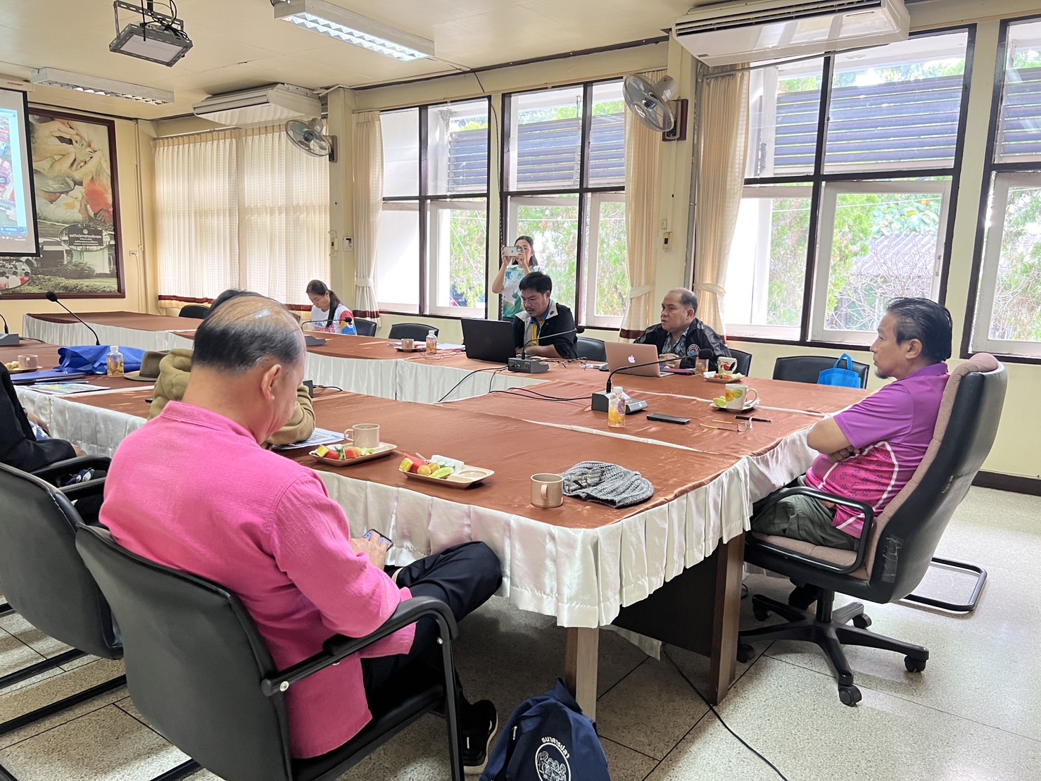 เข้าร่วมประชุมหารือตรวจติดตามงานเกี่ยวกับการจัดงานมหกรรมการเกษตรและท่องเที่ยวถนนสายดอกไม้งามริมกว๊านพะเยา..คลิก