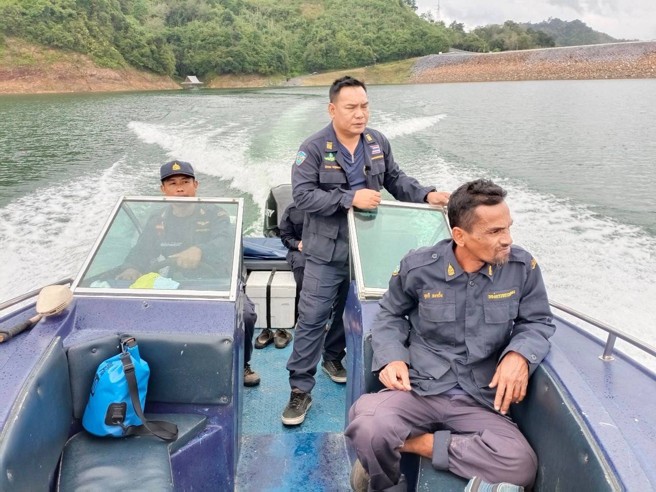 ภาพกิจกรรมออกปฏิบัติงาน ควบคุม เฝ้าระวัง ปรามปราบการทำการประมงในพื้นที่ออกปฏิบัติงาน..คลิก