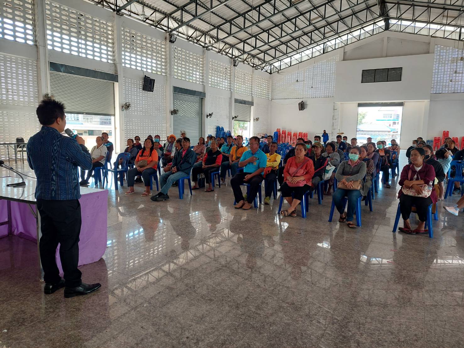 ส่งเสริมให้ความรู้และมอบปัจจัยการผลิตลูกพันธุ์ปลานิลให้แก่เกษตรกรที่ร่วมโครงการช่วยเหลือด้านการประมงเพื่อสร้างแหล่งอาหารโปรตีนราคาถูก ในพื้นที่อำเภอเมืองหนองบัวลำภู..คลิก