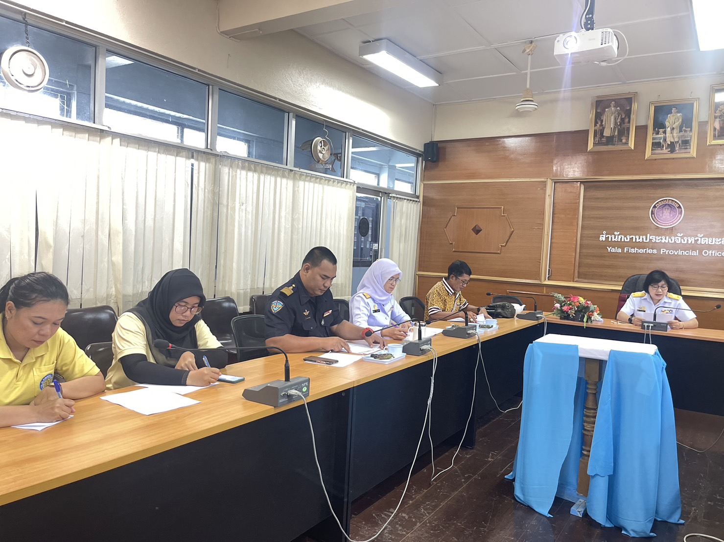 ภาพกิจกรรมเข้าร่วมประชุมคณะกรรมการขับเคลื่อนนโยบายของกรมประมง..คลิก