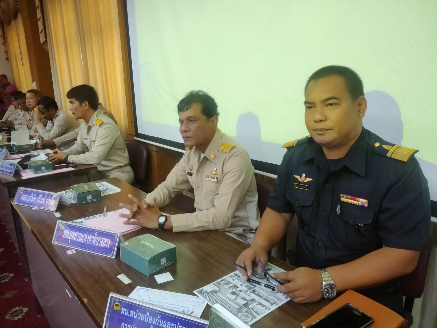 ภาพกิจกรรมร่วมประชุมคณะกรมการจังหวัด ครั้งที่ 10/2566 เพื่อรับนโยบายต่างๆของรัฐบาลและผู้ว่าราชการจังหวัดยะลา