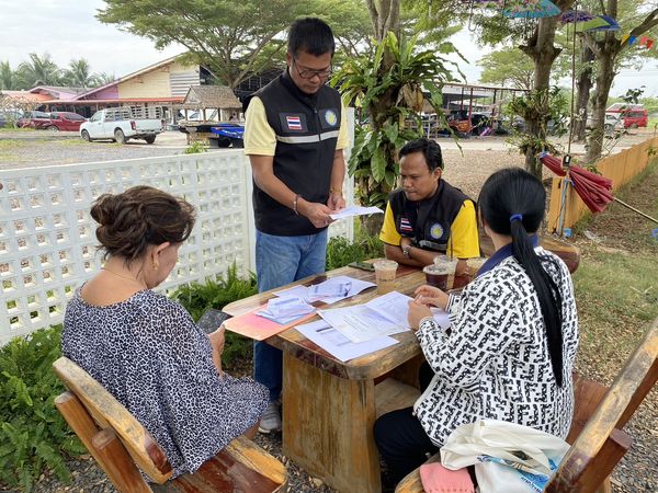 สำนักงานประมงพื้นที่กรุงเทพมหานคร ลงพื้นที่ให้บริการแก่เกษตรกร และติดตามเกษตรกรที่ประสบภัยน้ำท่วมบ่อเลี้ยงสัตว์น้ำ