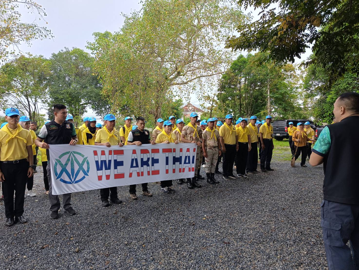 ภาพกิจกรรมเข้าร่วมโครงการสร้างความปรองดองสมานฉันท์ โดยใช้หลักทางศาสนาขยายผลสู่หมู่บ้านศีลธรรม และกิจกรรมจิตอาสาพัฒนาปรับปรุงภูมิทัศน์บริเวณวัด