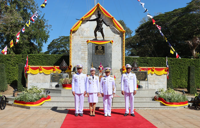 พิธีถวายราชสดุดีสมเด็จพระจ้าตากสินมหาราช เนื่องในวันคล้ายวันปราบดาภิเษกของสมเด็จพระเจ้าตากสินมหาราช ณ พระบรมราชานุสาวรีย์สมเด็จพระจ้าตากสินมหาราช ค่ายตากสิน..คลิก