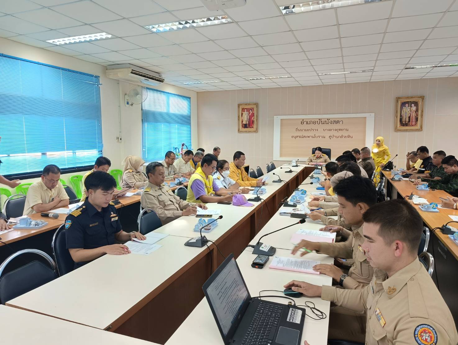 ภาพกิจกรรมเข้าร่วมประชุม หัวหน้าส่วนราชการ..คลิก
