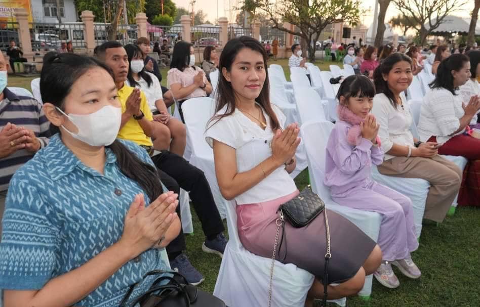 ร่วมพิธีทำบุญตักบาตรและปล่อยพันธุ์ปลา เนื่องในวันขึ้นปีใหม่ ประจำปี พ.ศ. 2567
