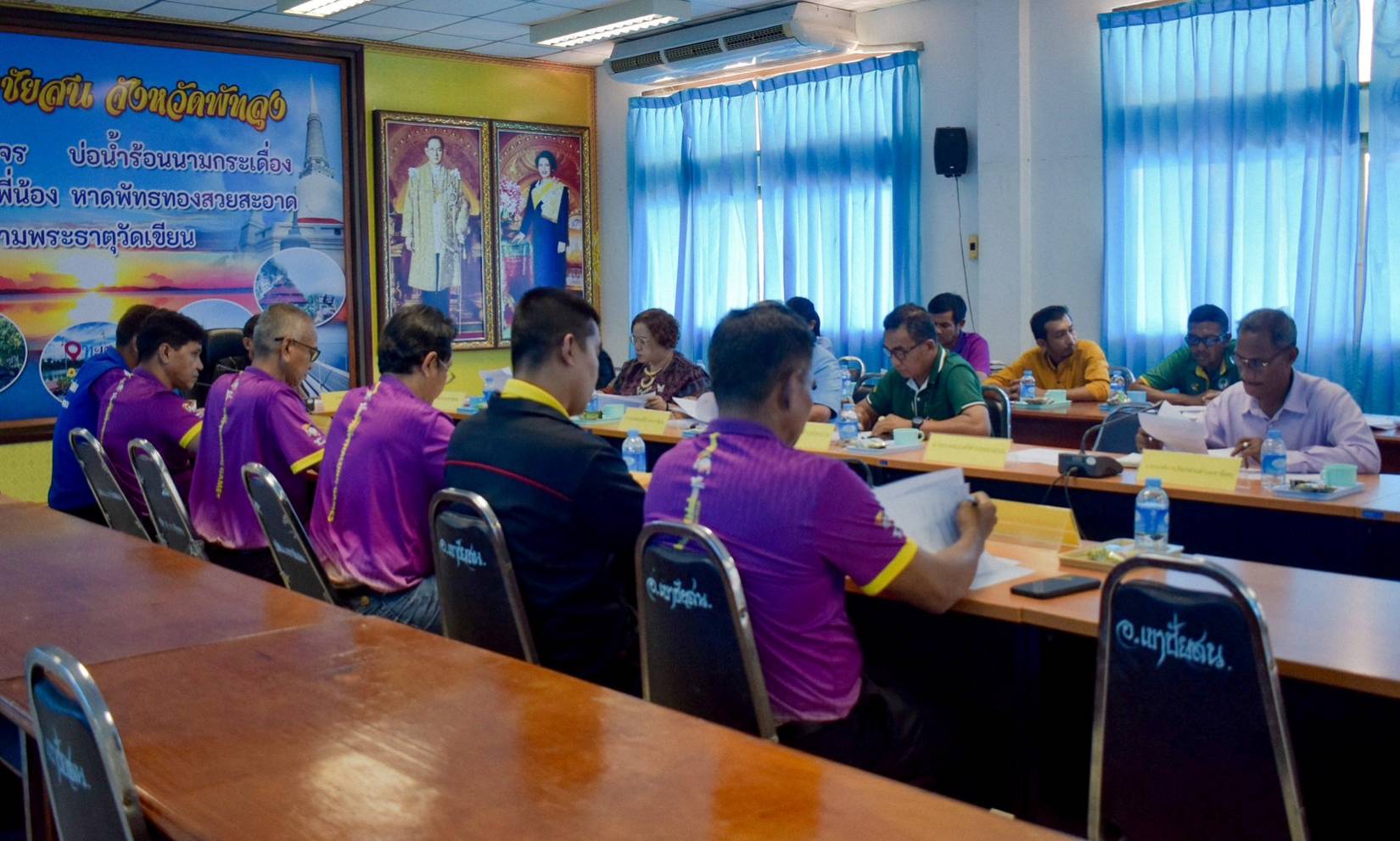 ประมงอำเภอเขาชัยสน เข้าร่วมประชุมคณะกรรมการให้ความช่วยเหลือผู้ประสบภัยพิบัติอำเภอ (ก.ช.ภ.อ.) เขาชัยสน ให้การช่วยเหลือ ผู้ประสบภัยพิบัติกรณีฉุกเฉิน ด้านประมง จำนวน 22 ราย..คลิก