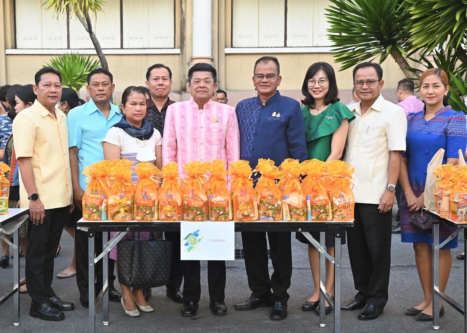 วันที่ 3 มกราคม 2567 กรมประมงร่วมพิธีทำบุญตักบาตรข้าวสาร-อาหารแห้ง เนื่องในเทศกาลปีใหม่ พุทธศักราช 2567 พระภิกษุสงฆ์ จำนวน 68 รูป ณ บริเวณด้านหน้าอาคาร 1 กระทรวงเกษตรและสหกรณ์