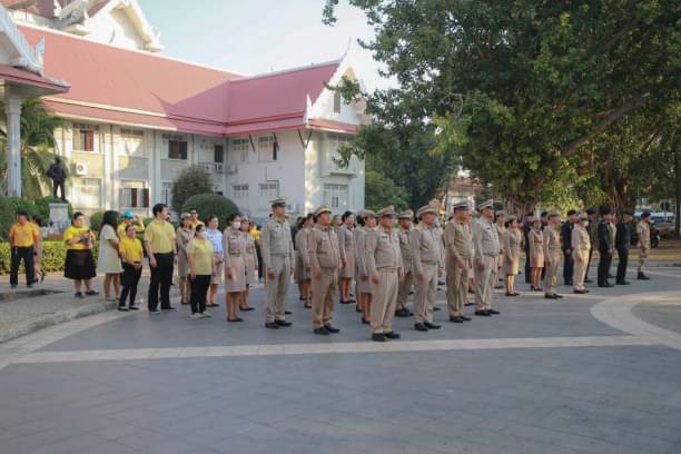 กิจกรรมเคารพธงชาติไทย สวดมนต์ไหว้พระ และถวายความเคารพหน้าพระบรมฉายาลักษณ์พระบาทสมเด็จพระเจ้าอยู่หัว..คลิก