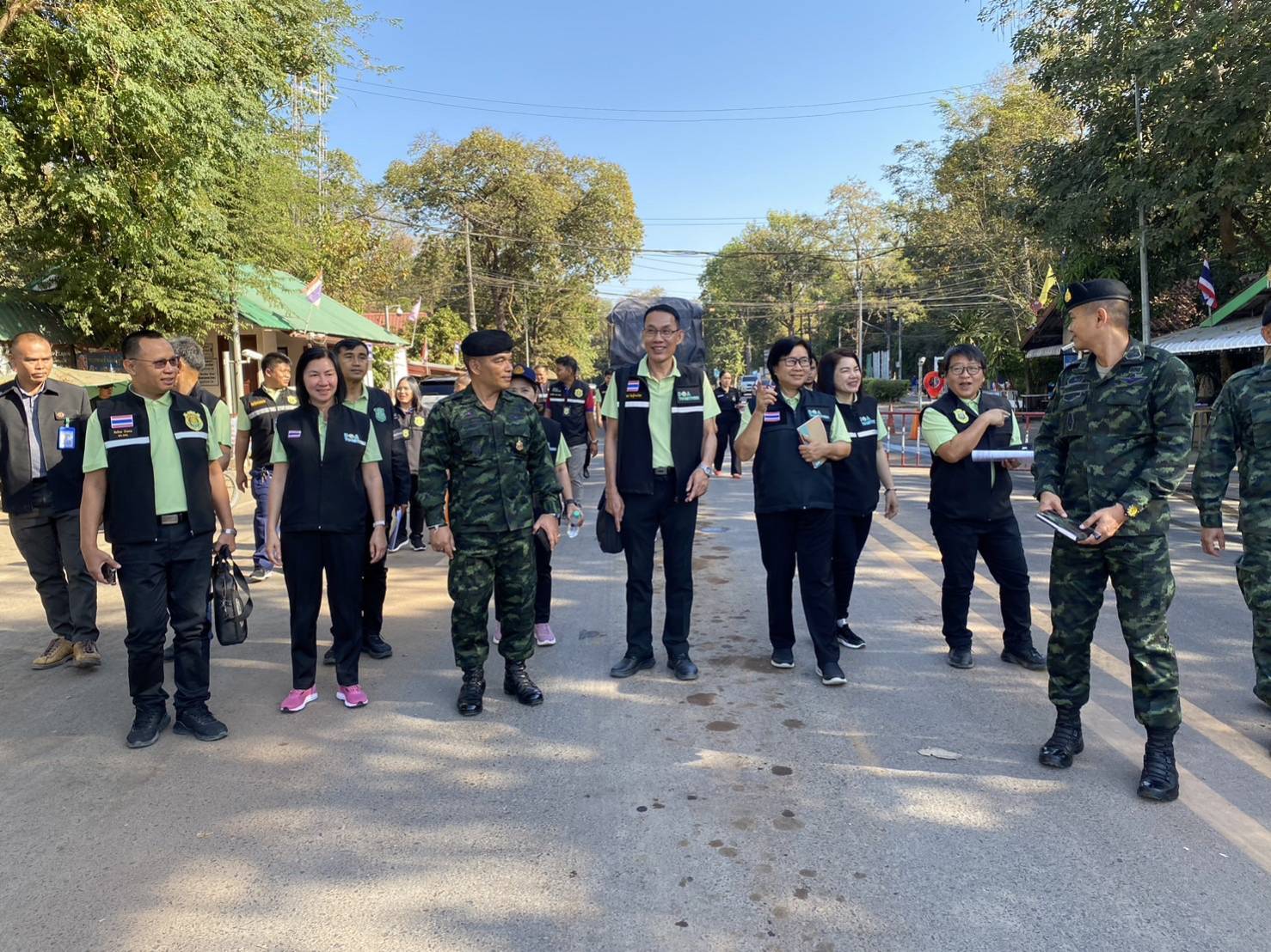 ร่วมให้การต้อนรับ นายขจรวิทย์  พันธุ์ยางน้อย ผอ.สำนักวิจัยและพัฒนาการเกษตร เขตที่ 4