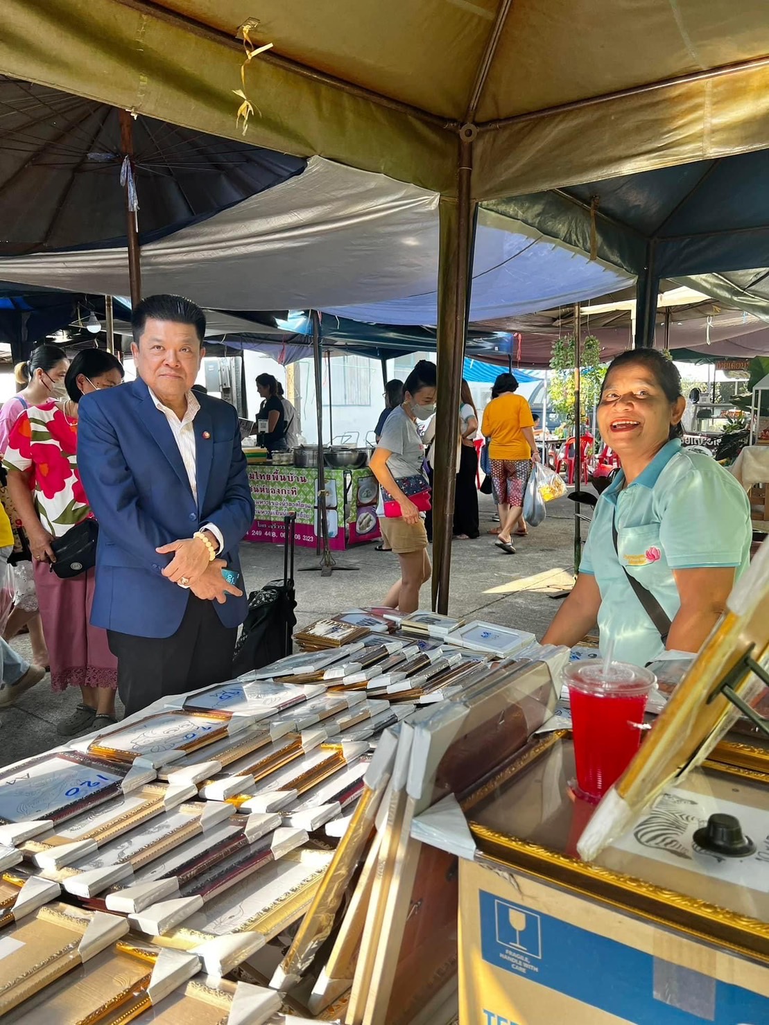 วันที่ 12 มกราคม 2567 นายบัญชา สุขแก้ว รองอธิบดีกรมประมง  ได้เดินทางมาตรวจความเรียบร้อยการจัดตลาดนัดสวัสดิการกรมประมง..คลิก