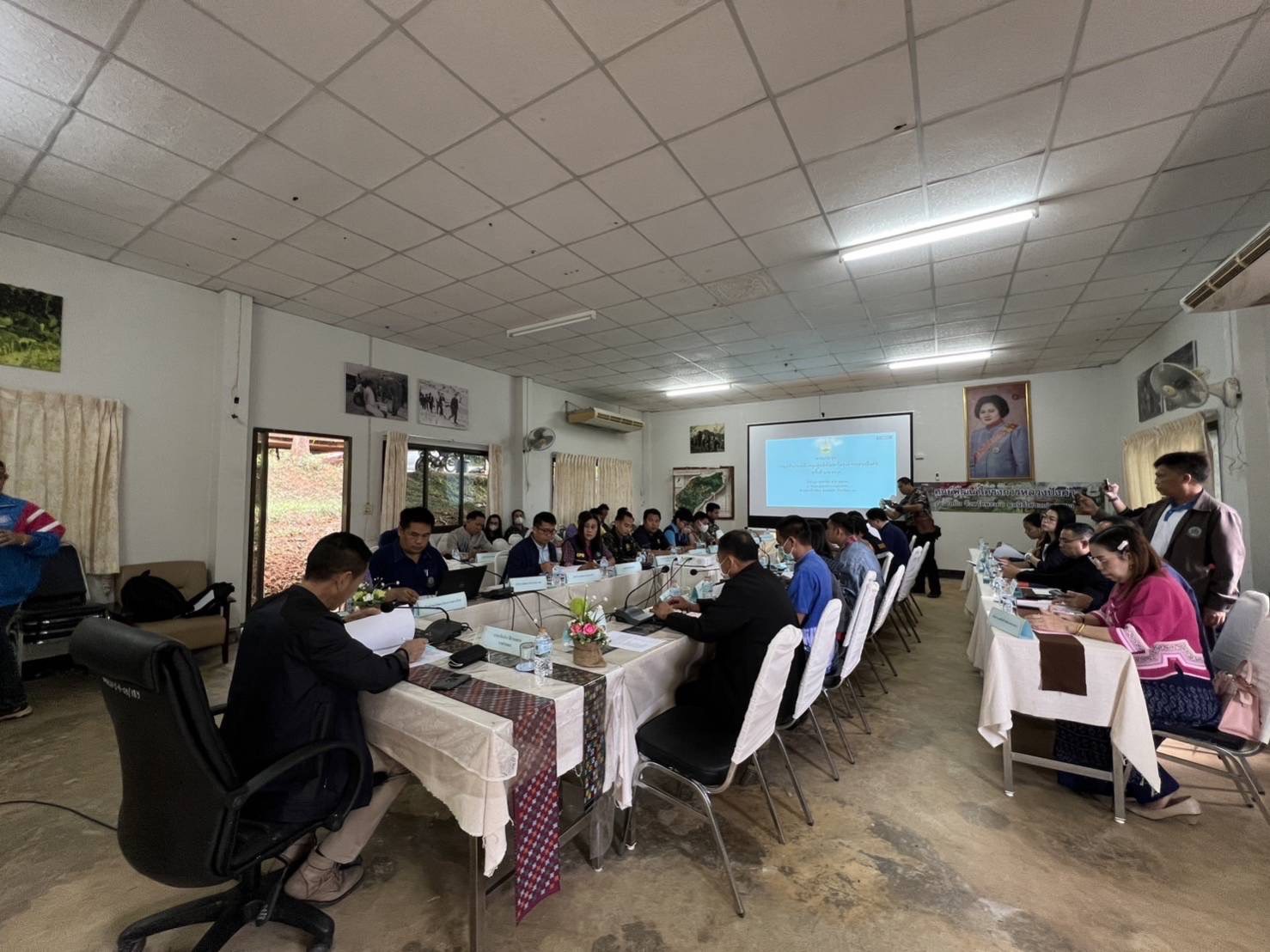 เข้าร่วมประชุมคณะทำงานสนับสนุนศูนย์พัฒนาโครงการหลวงปังค่า ครั้งที่ 1 เพื่อติดตามผลการดำเนินงานตามแผนปฏิบัติการ ไตรมาสที่ 1 ประจำปีงบประมาณ พ.ศ. 2567..คลิก