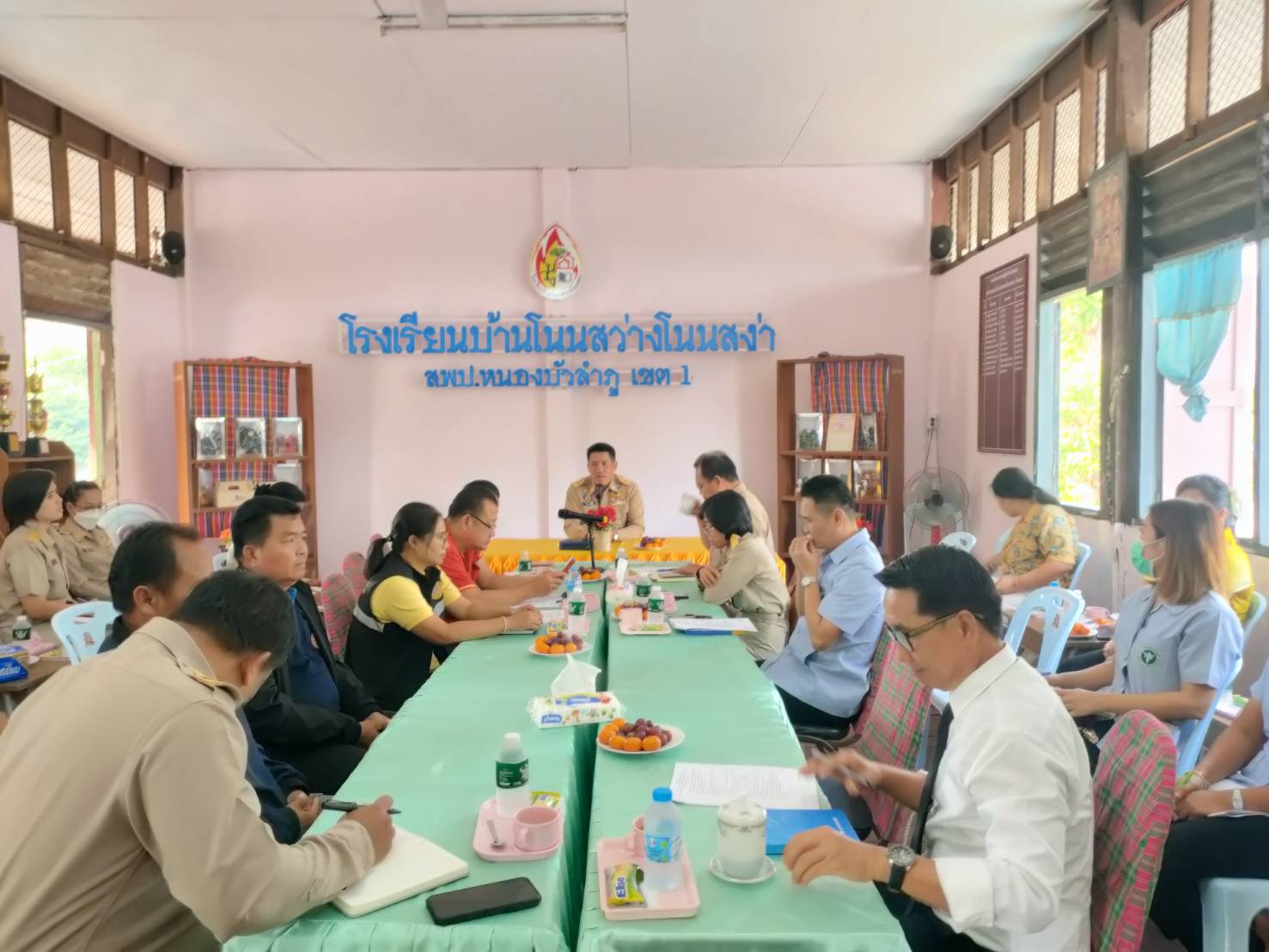 นางสาวมลฤดี ลิ้มสุวรรณ ประมงอำเภอศรีบุญเรือง ร่วมประชุมเตรียมการออกหน่วยบริการตามโครงการ 