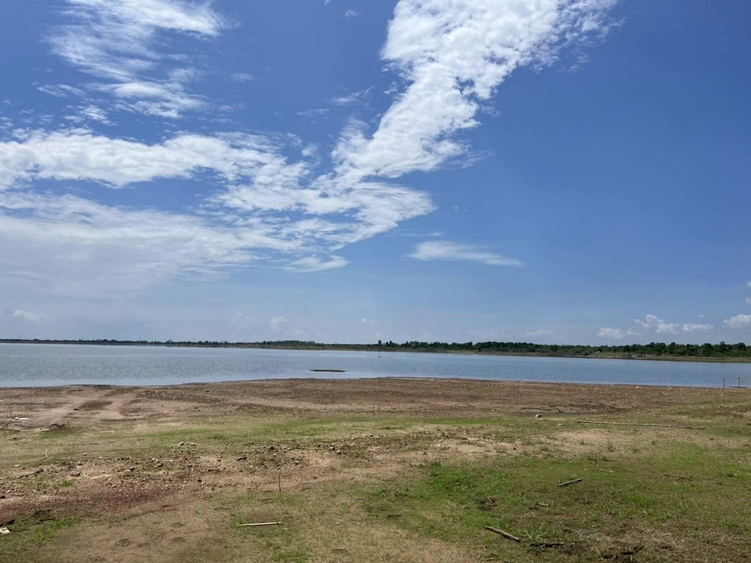 ร่วมตรวจสอบสถานที่และสิ่งก่อสร้างล่วงล้ำลำน้ำ และกีดขวางทางเดินของสัตว์น้ำในเขตแหล่งน้ำสาธารณะของชลประทาน และการทำการประมงด้วยเครื่องประมงผิดกฎหมาย