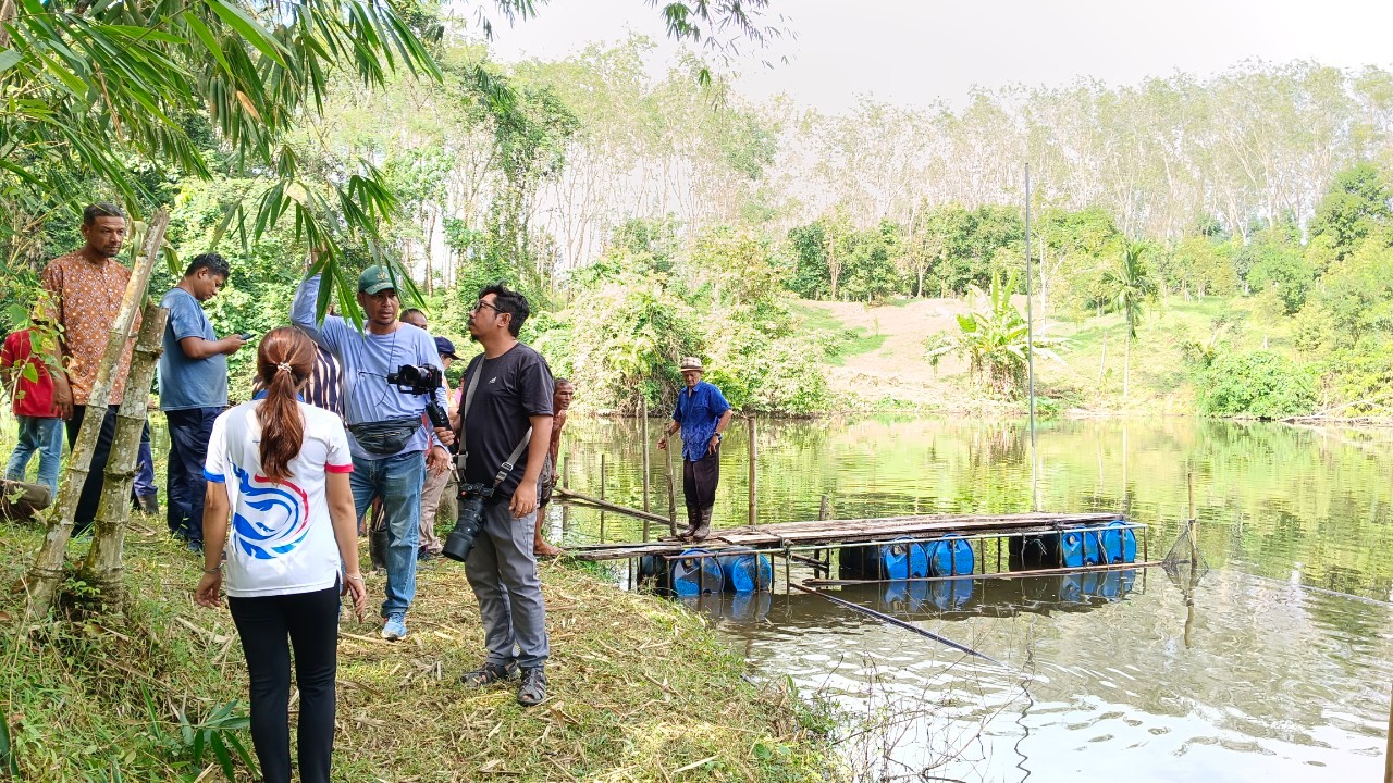 จัดทำสื่อประชาสัมพันธ์ เตรียมความพร้อมประกวดเกษตรกร สถาบันเกษตรกรสหกรณ์ดีเด่นแห่งชาติ และปราชญ์เกษตรของแผ่นดิน ประจำปี 2567 องค์กรชุมชนประมงท้องถิ่น “กลุ่มอนุรักษ์สัตว์น้ำตำบลเกาะขันธ์” ตำบลเกาะขันธ์ อำเภอชะอวด จังหวัดนครศรีธรรมราช..คลิก