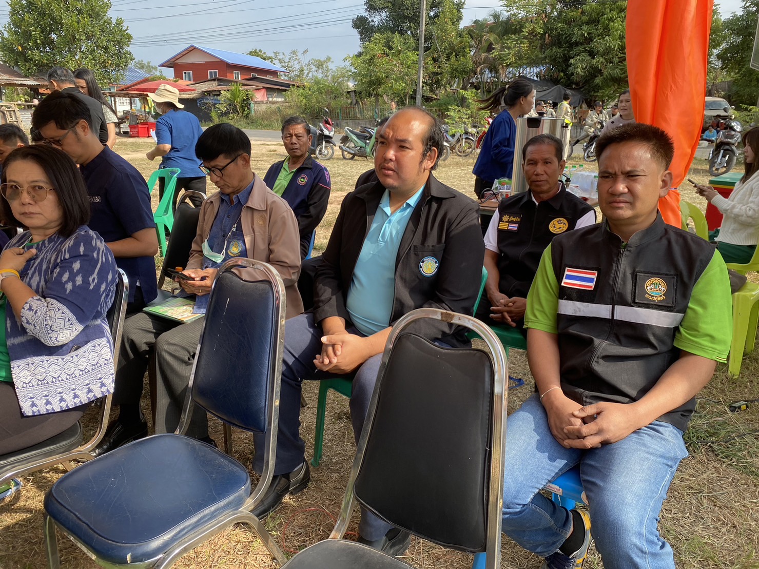 นายบุญหลาย กุลนารัตน์ ประมงจังหวัดหนองบัวลำภู มอบหมายให้นางสาวทัศนีย์ สุนนท์ชัย หัวหน้ากลุ่มพัฒนาและส่งเสริมอาชีพการประมง พร้อมด้วยนายเมธา ตาลเหล็ก ประมงอำเภอนากลาง และเจ้าหน้าที่กลุ่มพัฒนาและส่งเสริมอาชีพการประมงร่วมเป็นเกียรติในการเปิดงานและจัดนิทรรศการด้านประมง ภายในงานวันถ่ายทอดเทคโนโลยี เพื่อเริ่มต้นฤดูกาลผลิตใหม่ (Field Day) ประจำปีงบประมาณ พ.ศ. 2567