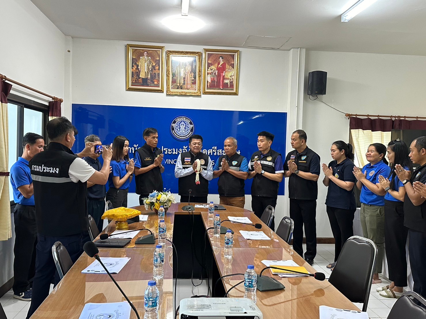 ร่วมต้อนรับรองอธิบดีกรมประมงพร้อมคณะเดินทางตรวจราชการในพื้นที่จังหวัดศรีสะเกษ..คลิก