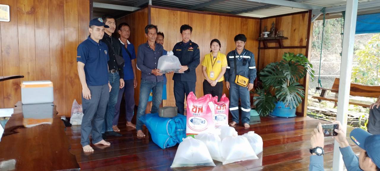 ร่วมปล่อยพันธุ์ปลาแรดอนุบาลในกระชังเพื่อเพิ่มอัตราการรอดก่อนปล่อยลงสู่แหล่งน้ำ  และจัดทำแนวเขตพื้นที่อนุรักษ์บริหารจัดการทรัพยากรสัตว์น้ำ..คลิก