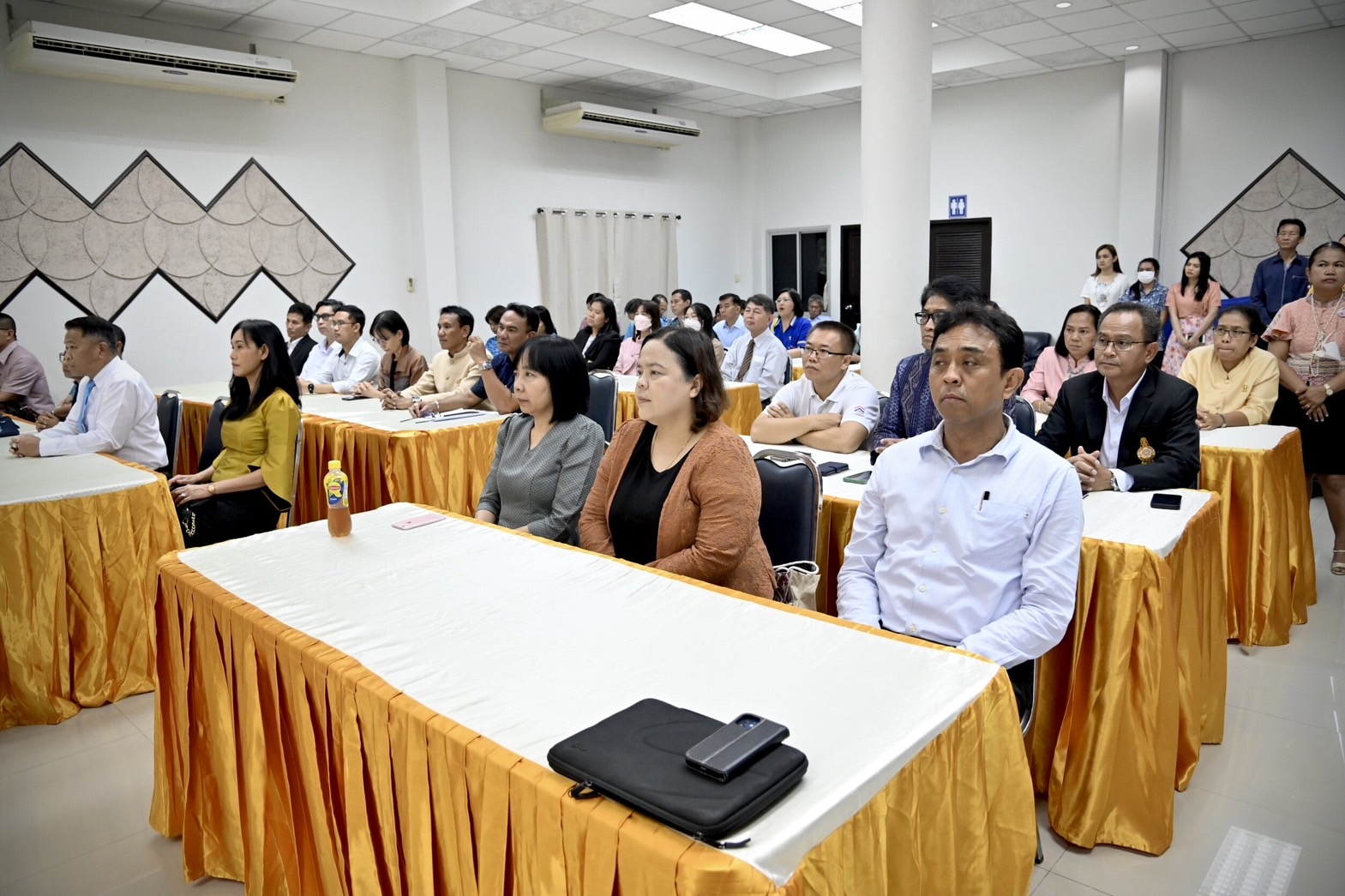 กรมประมงเปิดศูนย์ปฏิบัติการต่อต้านการนำเข้า – ส่งออกสินค้าประมงผิดกฎหมาย..คลิก