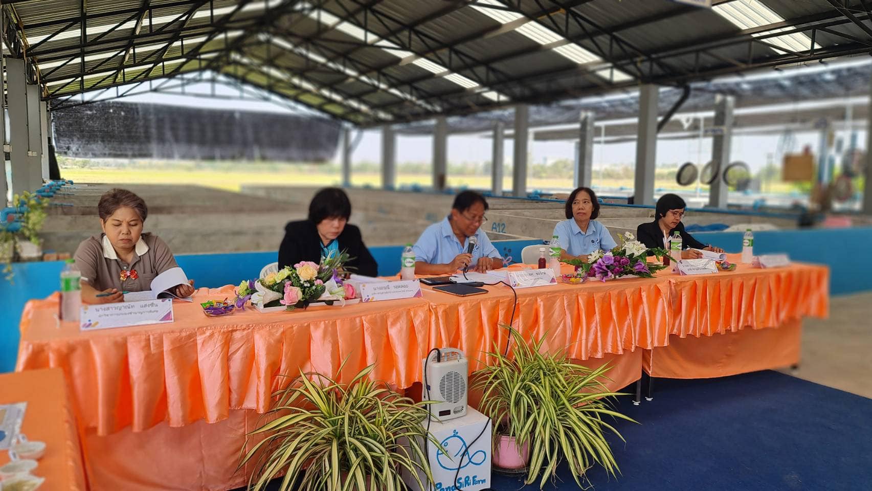 ร่วมลงพื้นที่ต้อนรับคณะทำงานคัดเลือกเกษตรกรดีเด่นแห่งชาติ ประจำปี 2567 สาขาอาชีพเพาะเลี้ยงสัตว์น้ำสวยงามและพรรณไม้น้ำ..คลิก