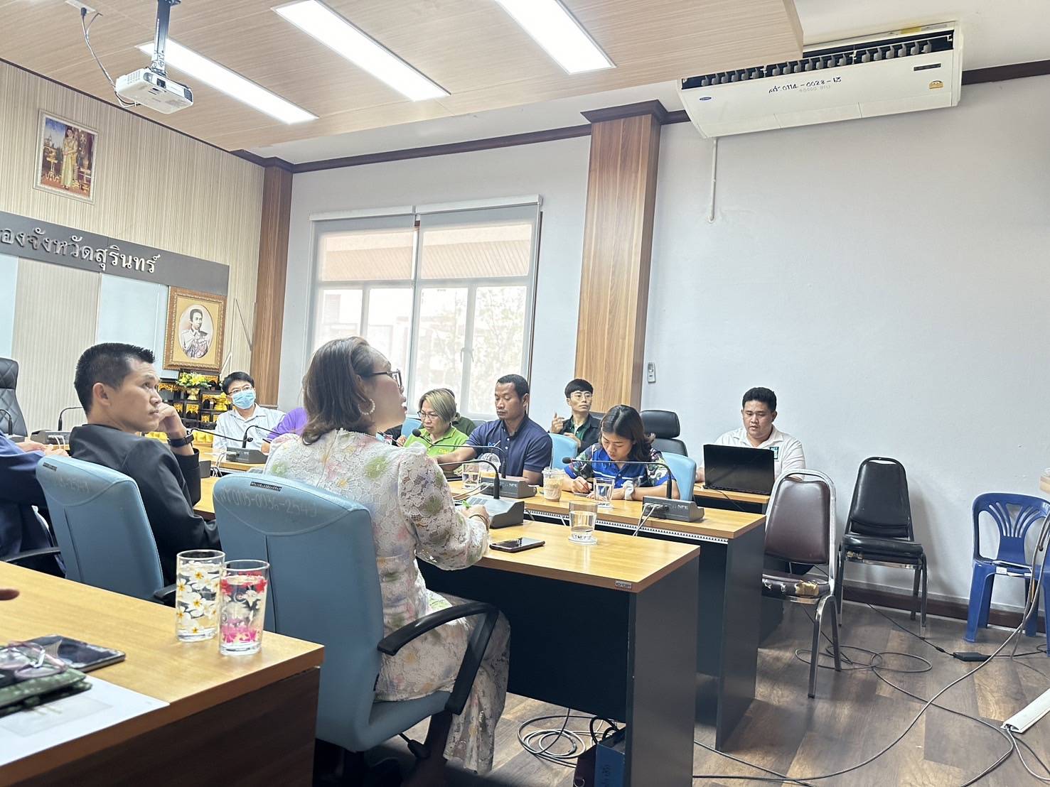 คณะทำงานจัดทำโครงการก่อสร้างด่านพรมแดนถาวรช่องจอม