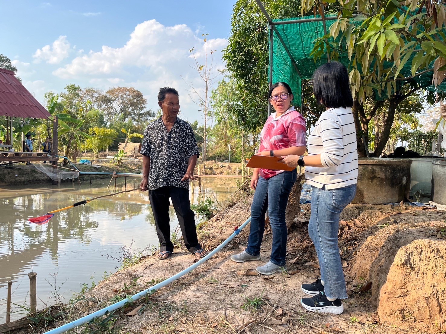 ติดตามและส่งเสริมให้คำแนะนำในการดำเนินการของฟาร์มเลี้ยงปลาตะเพียนขาว ในโครงการระบบส่งเสริมเกษตรแบบแปลงใหญ่..คลิก