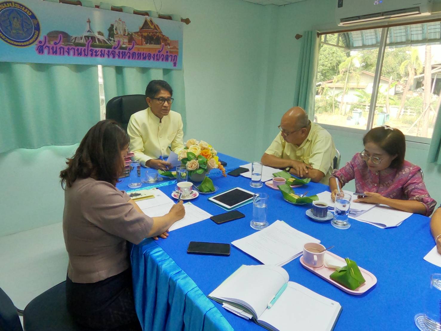 นายบุญหลาย กุลนารัตน์ ประมงจังหวัดหนองบัวลำภู พร้อมด้วยประมงอำเภอ หัวหน้ากลุ่มงาน และเจ้าหน้าที่ ร่วมประชุมสำนักงาน..คลิก