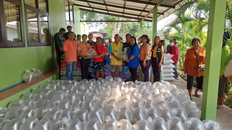 สำนักงานประมงจังหวัดนครสวรรค์ ถ่ายทอดความรู้ และให้คำแนะนำการเพาะเลี้ยงสัตว์น้ำจืด  ให้ความรู้เรื่องมาตรฐานฟาร์มเพาะเลี้ยงสัตว์น้ำจืด..คลิก