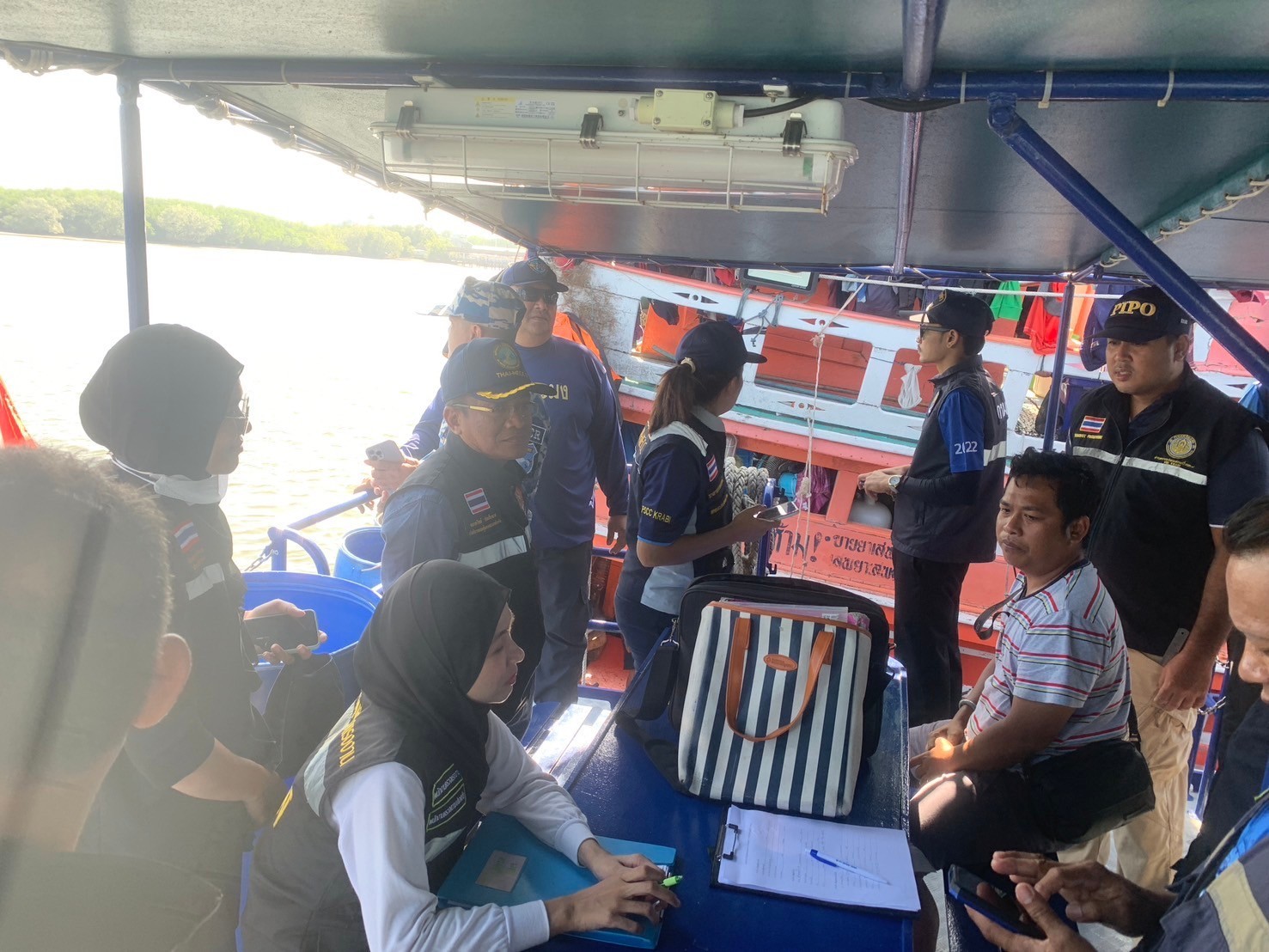 ตรวจเรือบูรณาการกลางทะเลร่วมกับ ศรชล. และหน่วยงานที่เกี่ยวข้อง..คลิก