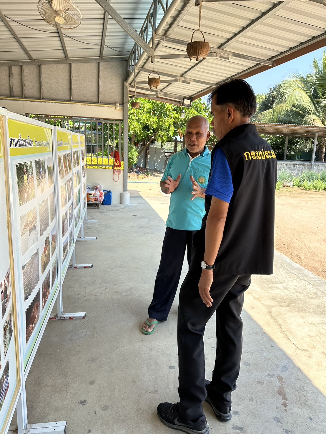 ลงพื้นที่ตรวจเยี่ยมเกษตรกรโครงการศูนย์การเรียนรู้การเพิ่มประสิทธิภาพการผลิตสินค้าเกษตร..คลิก