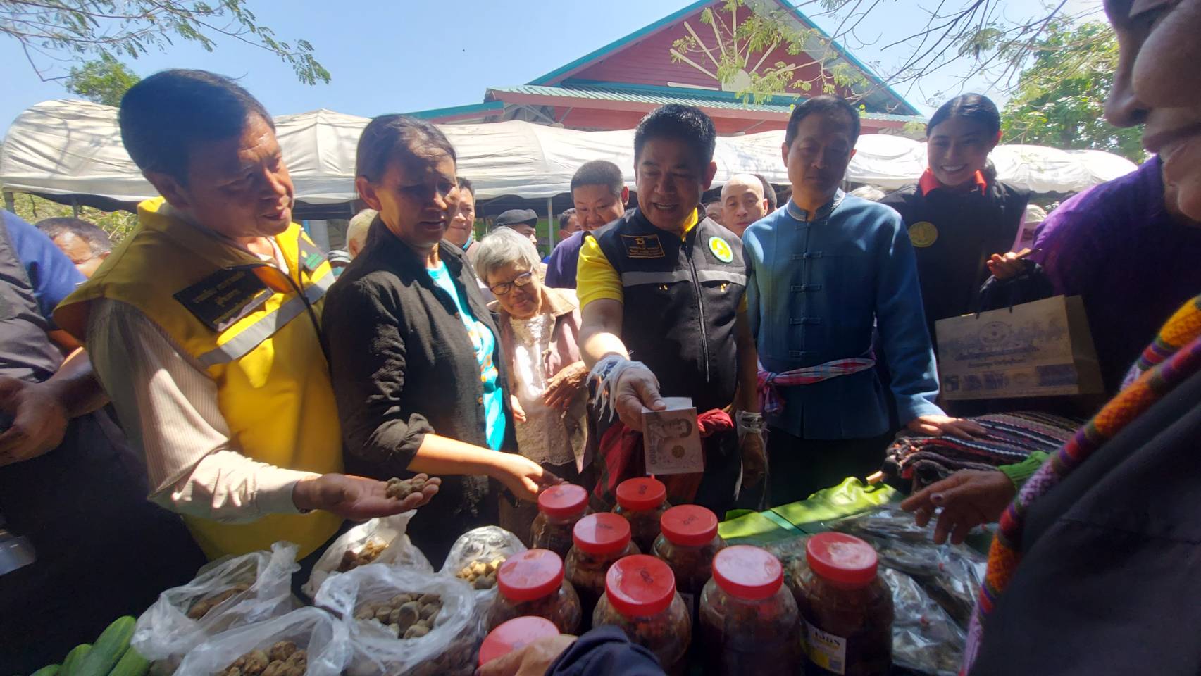 ร่วมกิจกรรม 