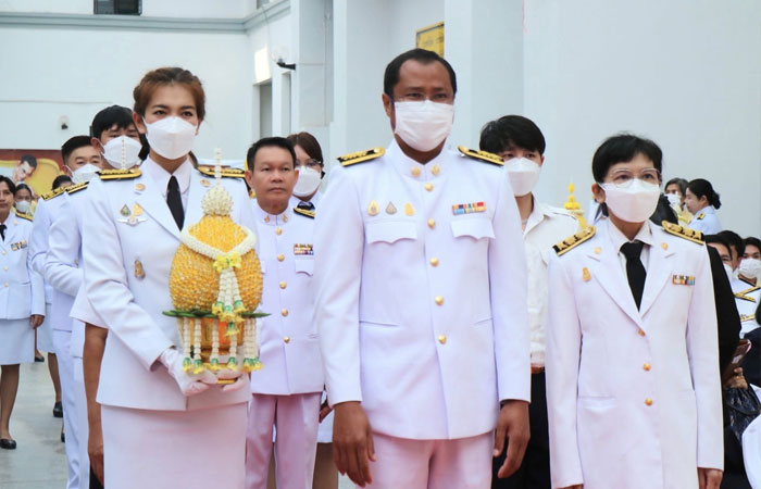 ถวายราชสักการะ พระบรมฉายาลักษณ์พระบาทสมเด็จพระบรมชนกาธิเบศร มหาภูมิพลอดุลยเดชมหาราช บรมนาถบพิตร เนื่องในวันมาตรฐานฝีมือแรงงานแห่งชาติ ประจำปี 2567