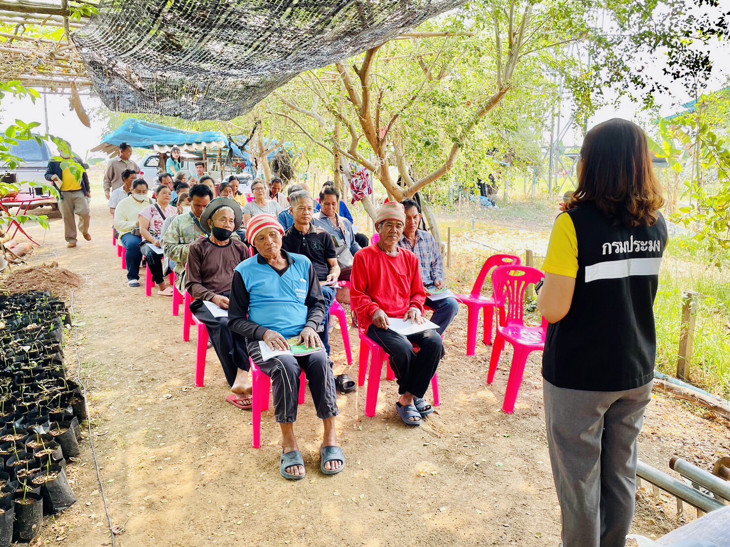 ร่วมอบรม และร่วมเป็นวิทยากรบรรยาย หัวข้อ หลักการเลี้ยงสัตว์น้ำ การอนุบาลสัตว์น้ำ และการแปรรูปผลผลิตสัตว์น้ำ (ปลาดุก)..คลิก
