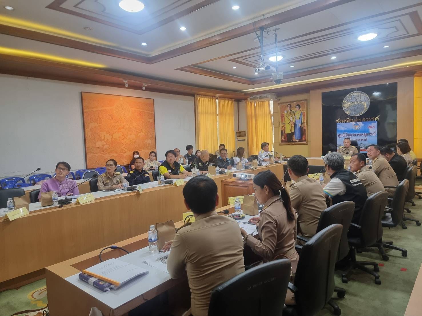 ประชุมคณะกรรมการฝ่ายสถานที่ จัดสถานที่ประกอบพิธีพลีกรรมตักน้ำณ บริเวณกลางบึงบอระเพ็ด อำเภอเมืองนครสวรรค์ จังหวัดนครสวรรค์..คลิก