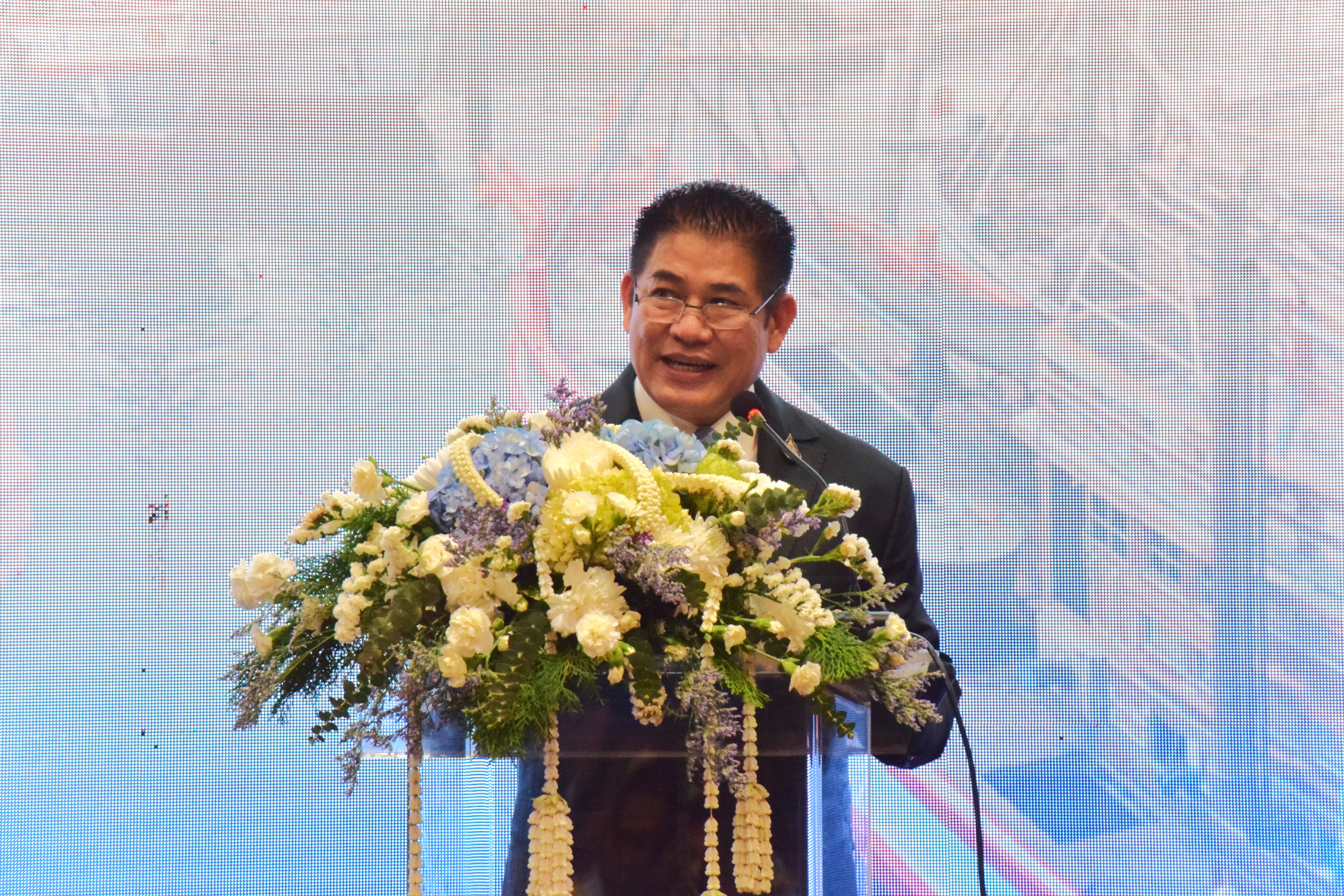 ธรรมนัส...มุ่งขับเคลื่อน 9 นโยบายหลัก ย้ำ! กรมประมงเร่งเดินหน้า 7 ข้อสั่งการ  เพื่อพัฒนาภาคการประมงไทยสู่การเป็นจ้าวสมุทร..คลิก