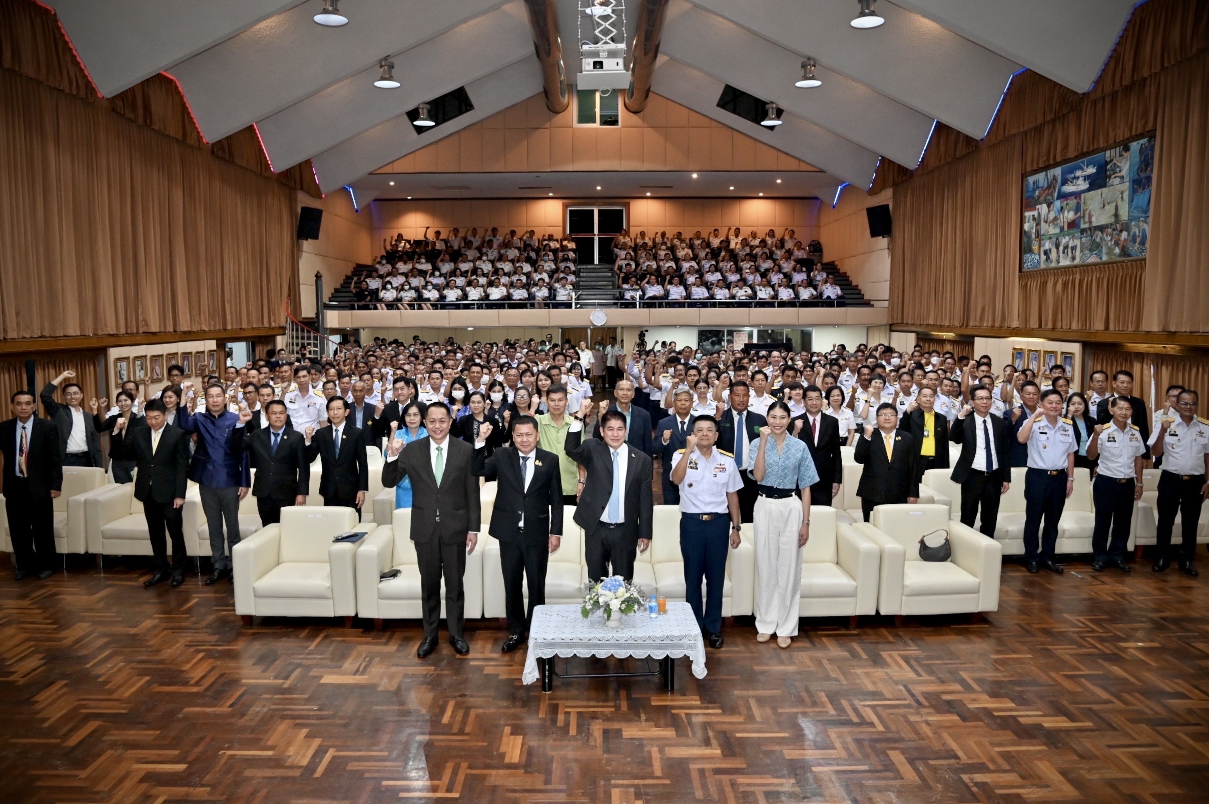 รมว.กษ. เปิดการประชุมเชิงปฏิบัติการ การขับเคลื่อนนโยบายและแนวทางการปฏิบัติราชการ กรมประมง ประจำปี 2567
