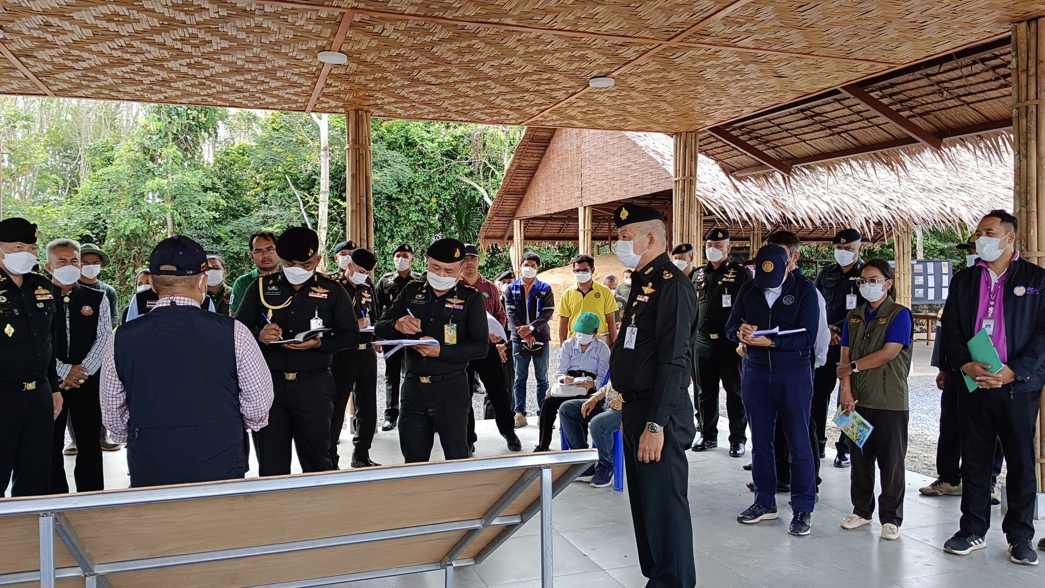 ประชุมเตรียมความพร้อมรับเสด็จฯ ทอดพระเนตรผลการดำเนินงานภายในโครงการทหารพันธุ์ดี ณ ค่ายเทพสตรีศรีสุนทร..คลิก