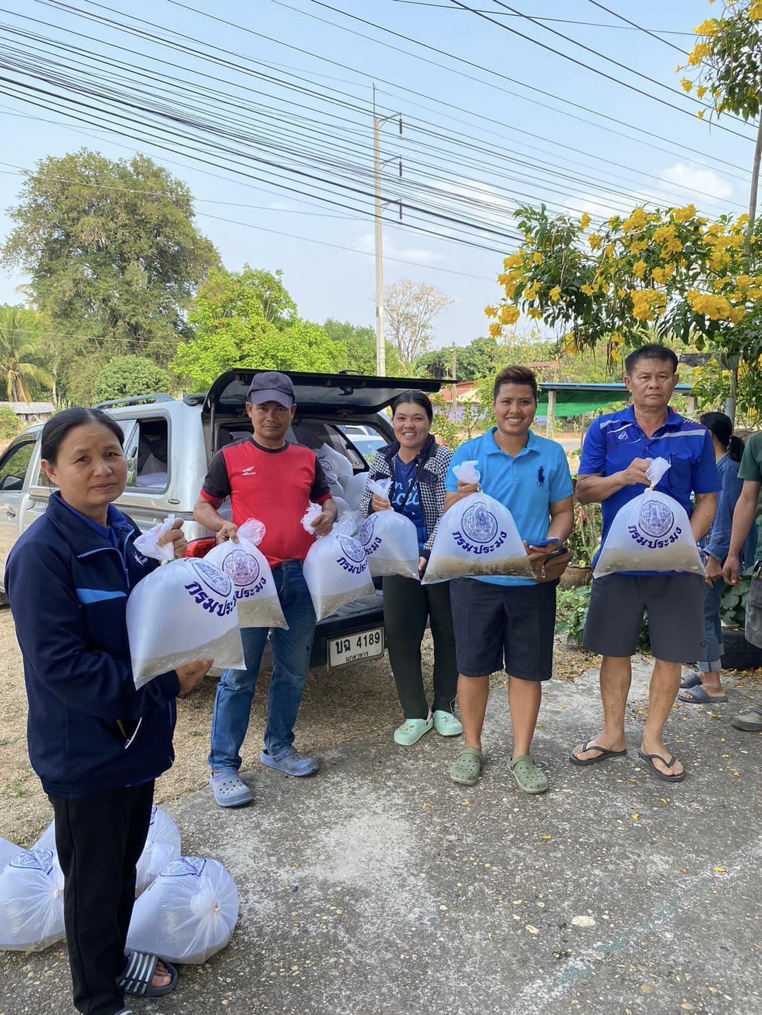 ติดตามงานโครงการส่งเสริมเกษตร กิจกรรมพัฒนาศักยภาพเกษตร Smart Farmer และส่งมอบพันธุ์สัตว์น้ำ ชนิดปลากินพืชจำนวนรายละ 1,500 ตัว จำนวนเกษตรกรเข้าร่วมโครงการ 35 ราย..คลิก
