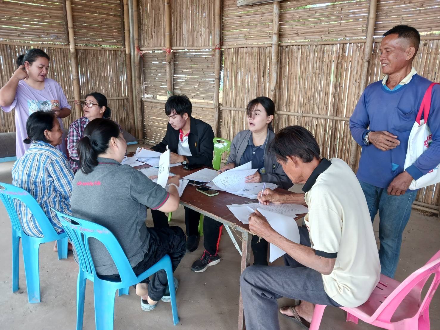 ลงพื้นที่รับคำขอรับการรับรองมาตราฐานฟาร์มเพาะเลี้ยงสัตว์น้ำ และร่วมมอบปัจจัยการผลิต..คลิก
