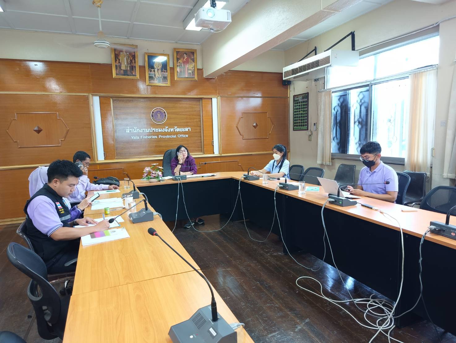 ภาพร่วมประชุมคณะกรมการจังหวัดและหัวหน้าส่วนราชการและเข้าร่วมประชุมคณะกรรมการขับเคลื่อนนโยบายของกรมประมง..คลิก