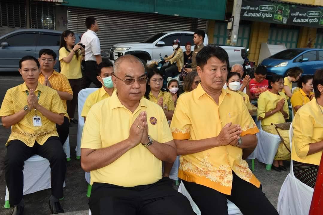 ร่วมพิธีทำบุญตักบาตรกลางน้ำ เสริมสิริมงคลเมืองราชบุรี สายนทีแม่กลอง
