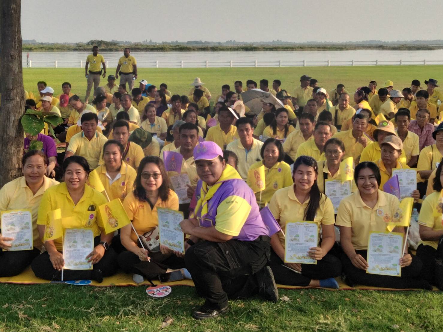 ประมงอำเภอศรีเทพ จิตอาสา 904  ร่วมปฏิบัติภารกิจเฝ้ารับเสด็จฯ..คลิก