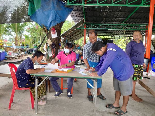 สำนักงานประมงพื้นที่กรุงเทพมหานคร ลงพื้นที่ให้บริการแก่เกษตรกรในพื้นที่ชุมชนวัดหัวกระบือ แขวงท่าข้าม เขตบางขุนเทียน กรุงเทพมหานคร